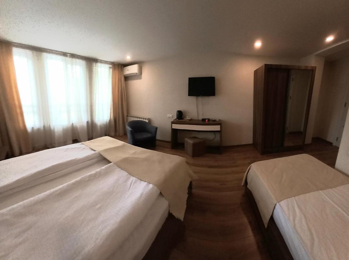 Hotel Lile Tbilisi Exterior photo