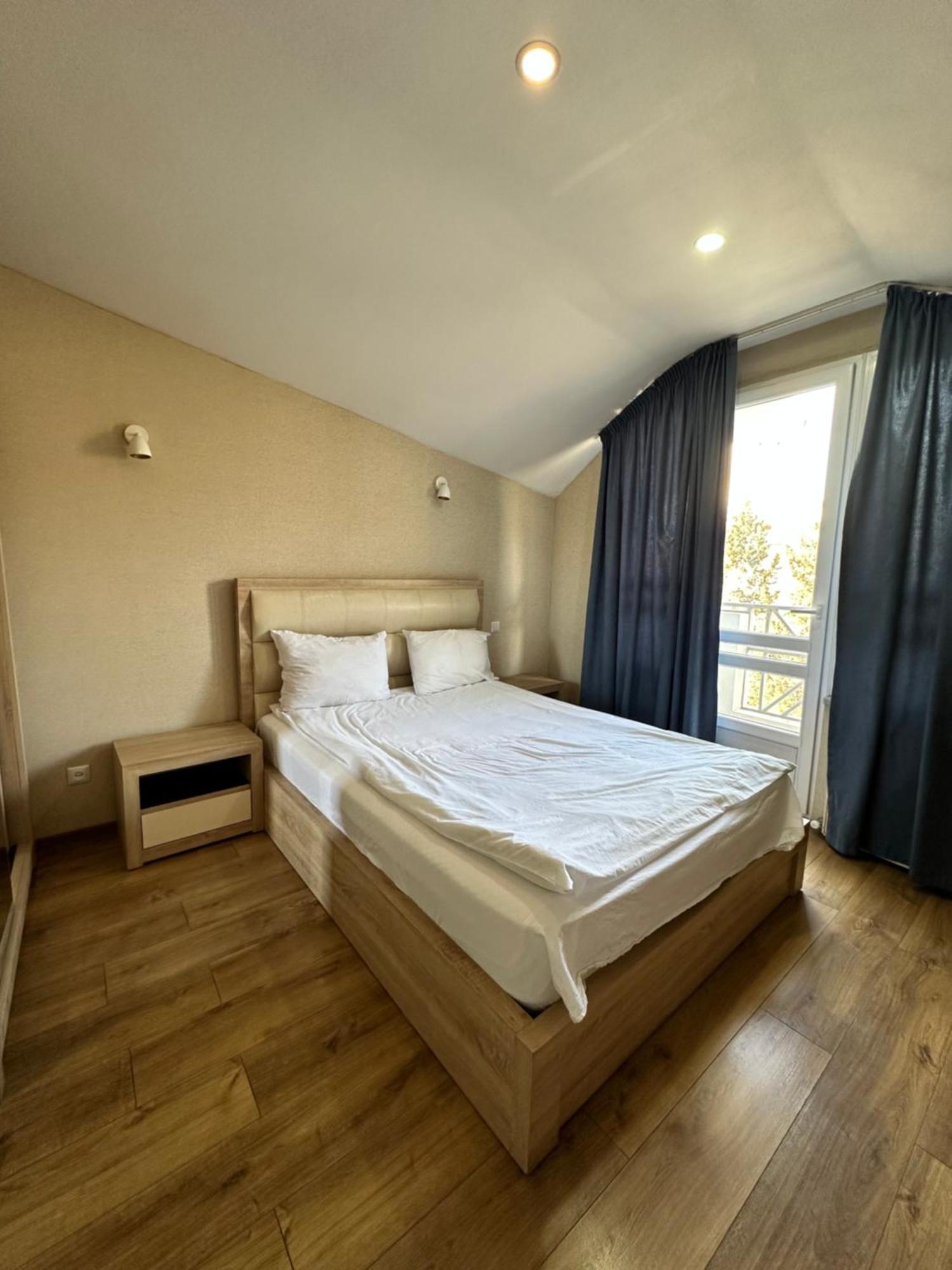 Hotel Lile Tbilisi Exterior photo